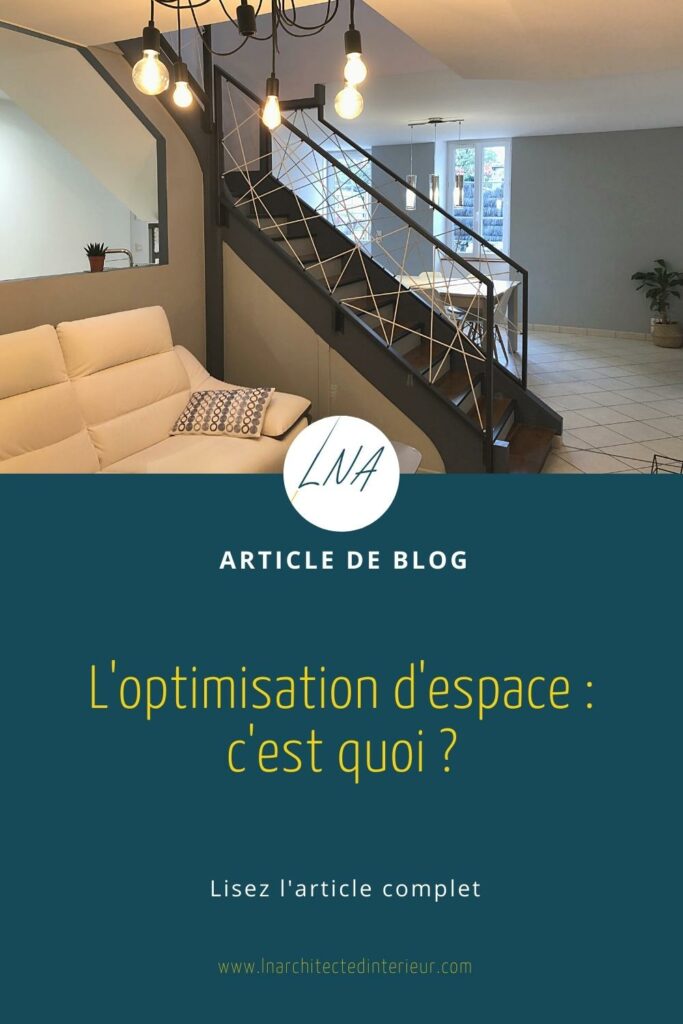 Article de blog "L'optimisation d'espace : c'est quoi ?" photo d'un escalier dans une pièce de vie